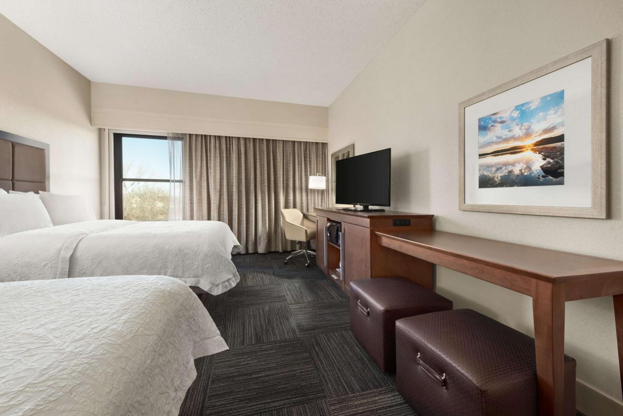 Hampton Inn Lawrence Exterior photo