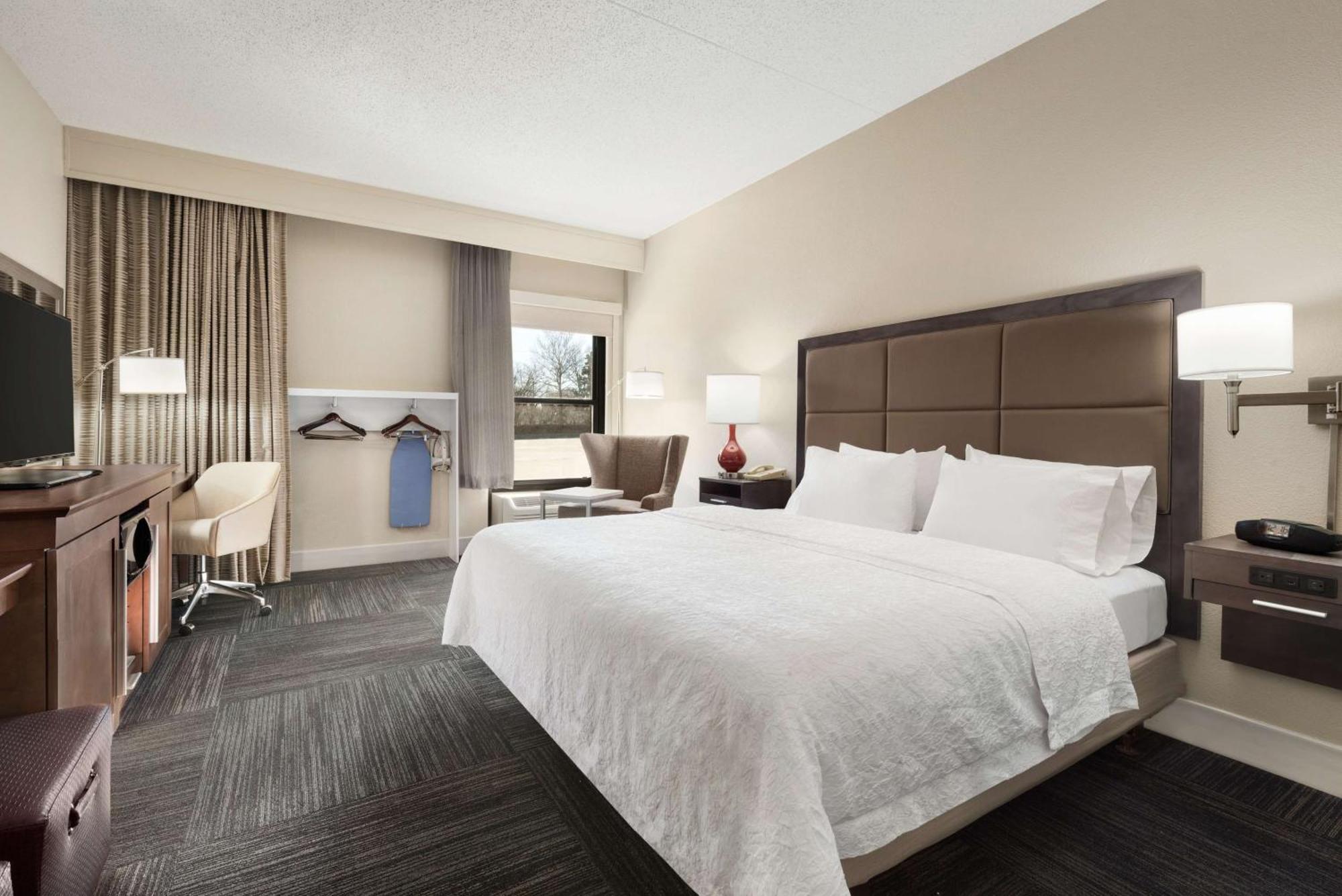 Hampton Inn Lawrence Exterior photo