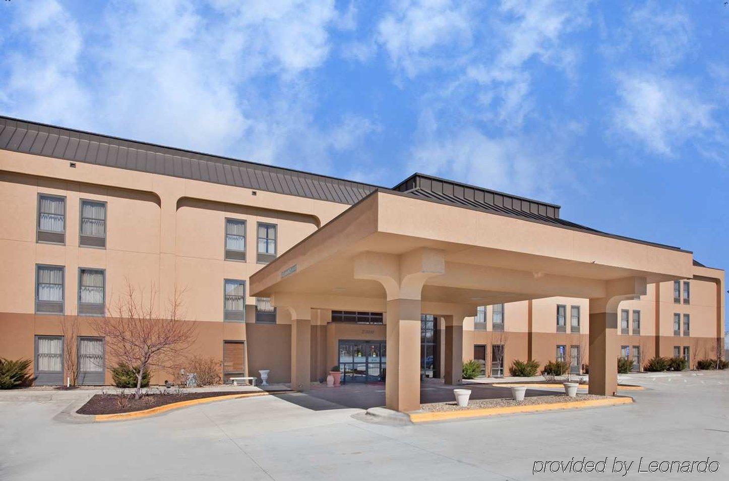 Hampton Inn Lawrence Exterior photo