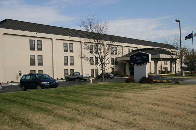 Hampton Inn Lawrence Exterior photo