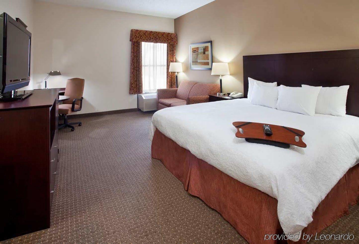 Hampton Inn Lawrence Exterior photo